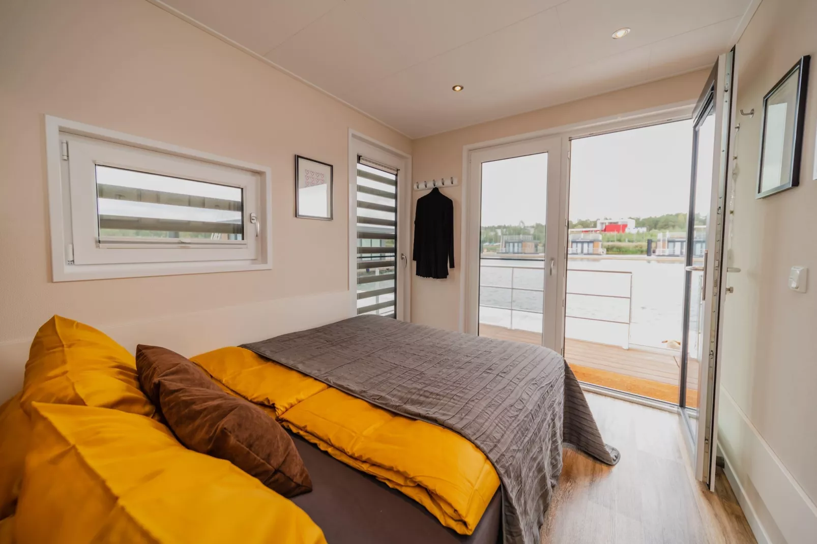 Hausboot am Bärwalder See-Schlafzimmer