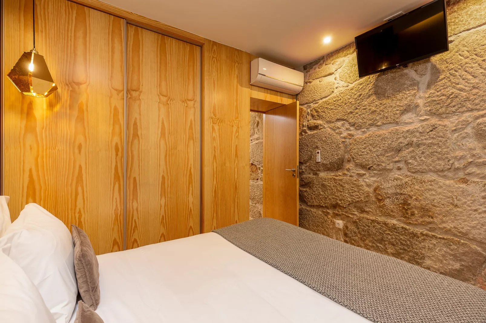 YOUROPO - Ribeira Gaia 1-Bedroom