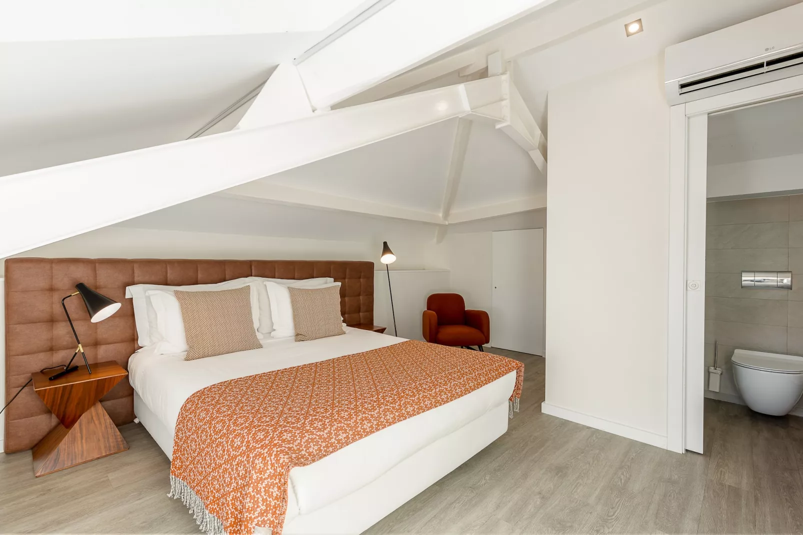 YOUROPO - Central-Bedroom