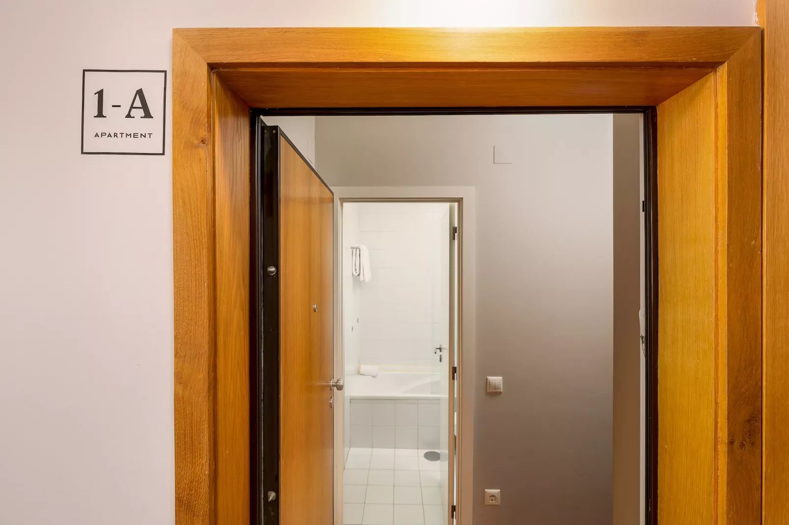 YOUROPO - Clérigos 1A-Salle de bain