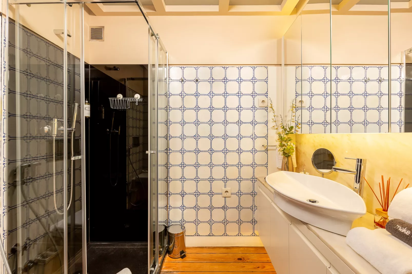 YOUROPO - Bolhão 2C-Bathroom
