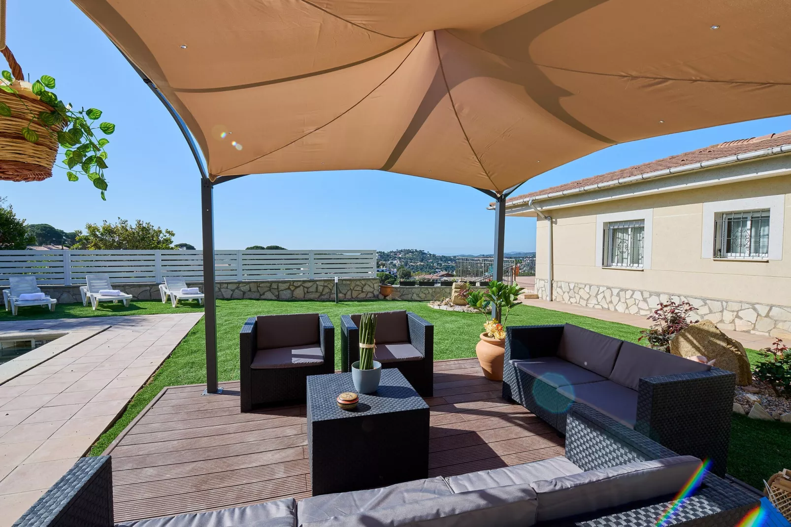Norita-Terrace balcony