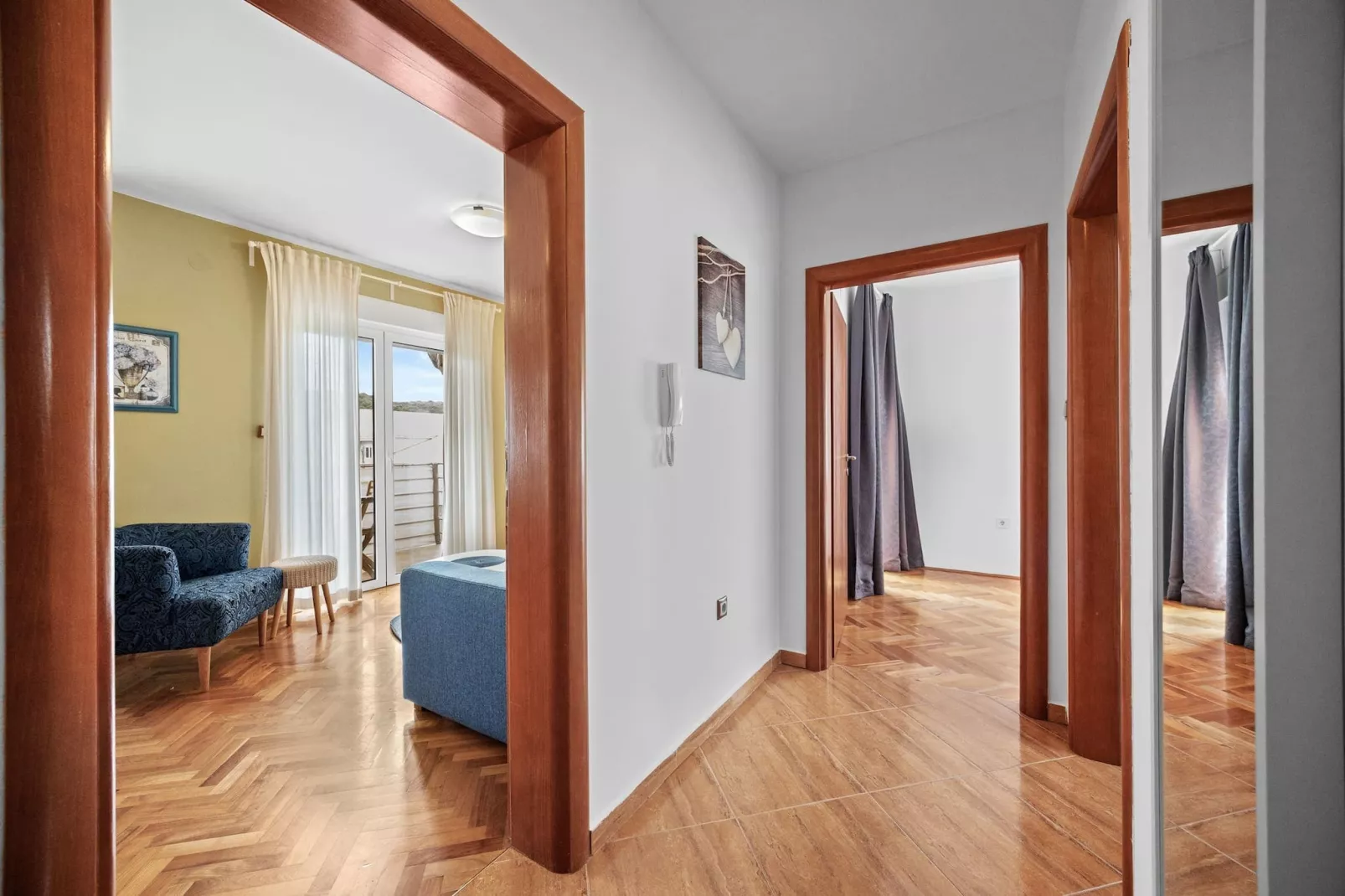 Apartments Neda - Two Bedroom Apartment Maslina-Landing