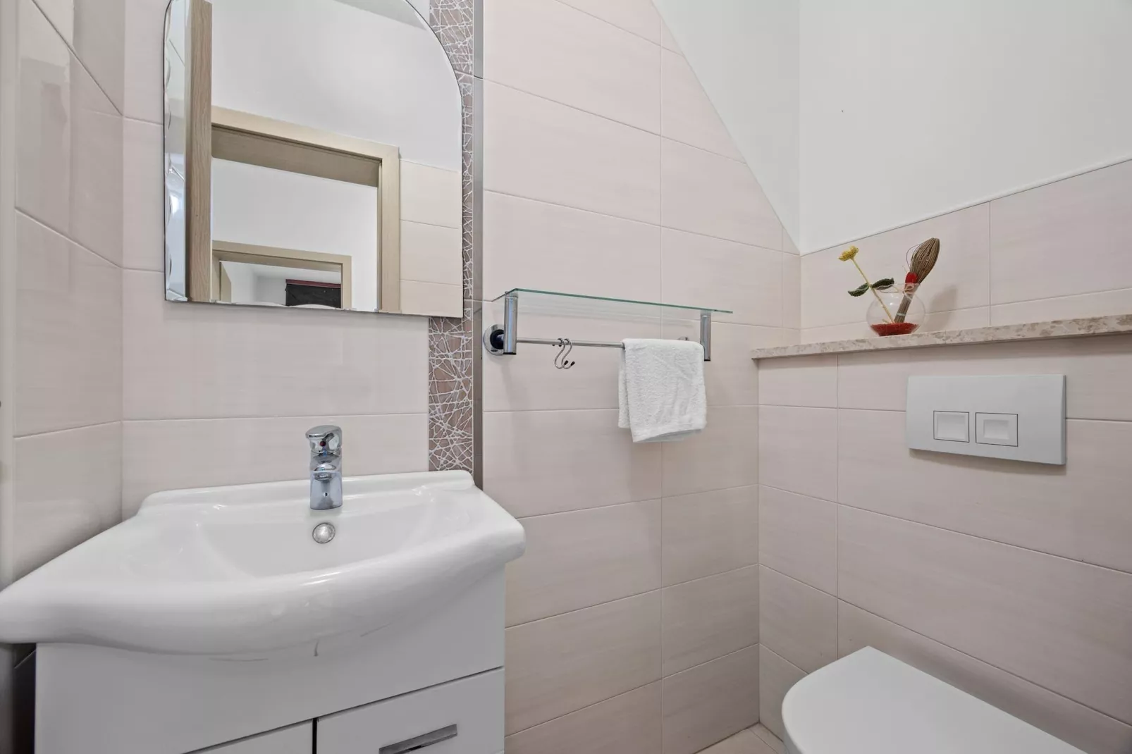 Anamar - Three Bedroom Apartment-Bathroom