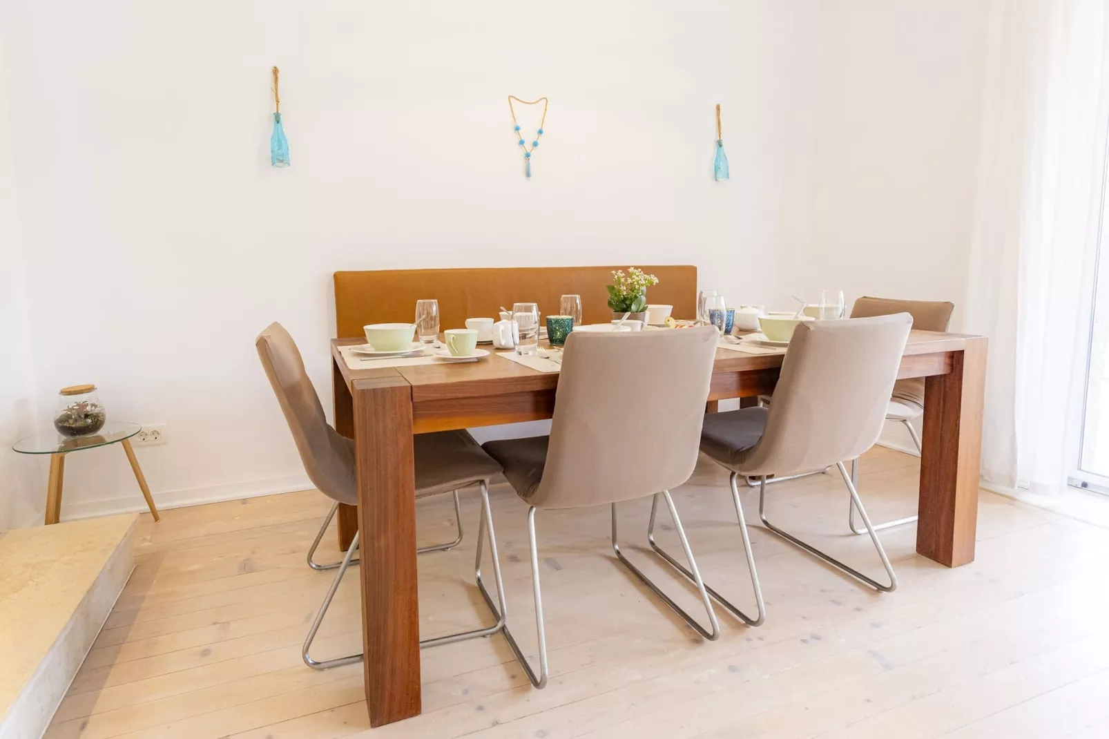 Red House Trget - Your Private Wellness-Esszimmer