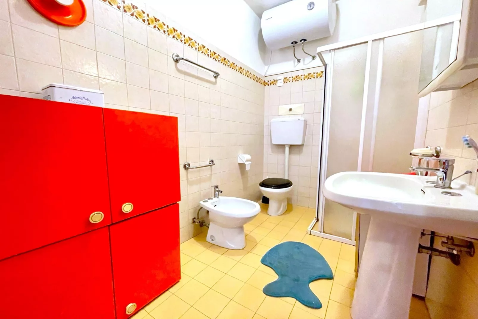 Chimere 2/23-Bathroom