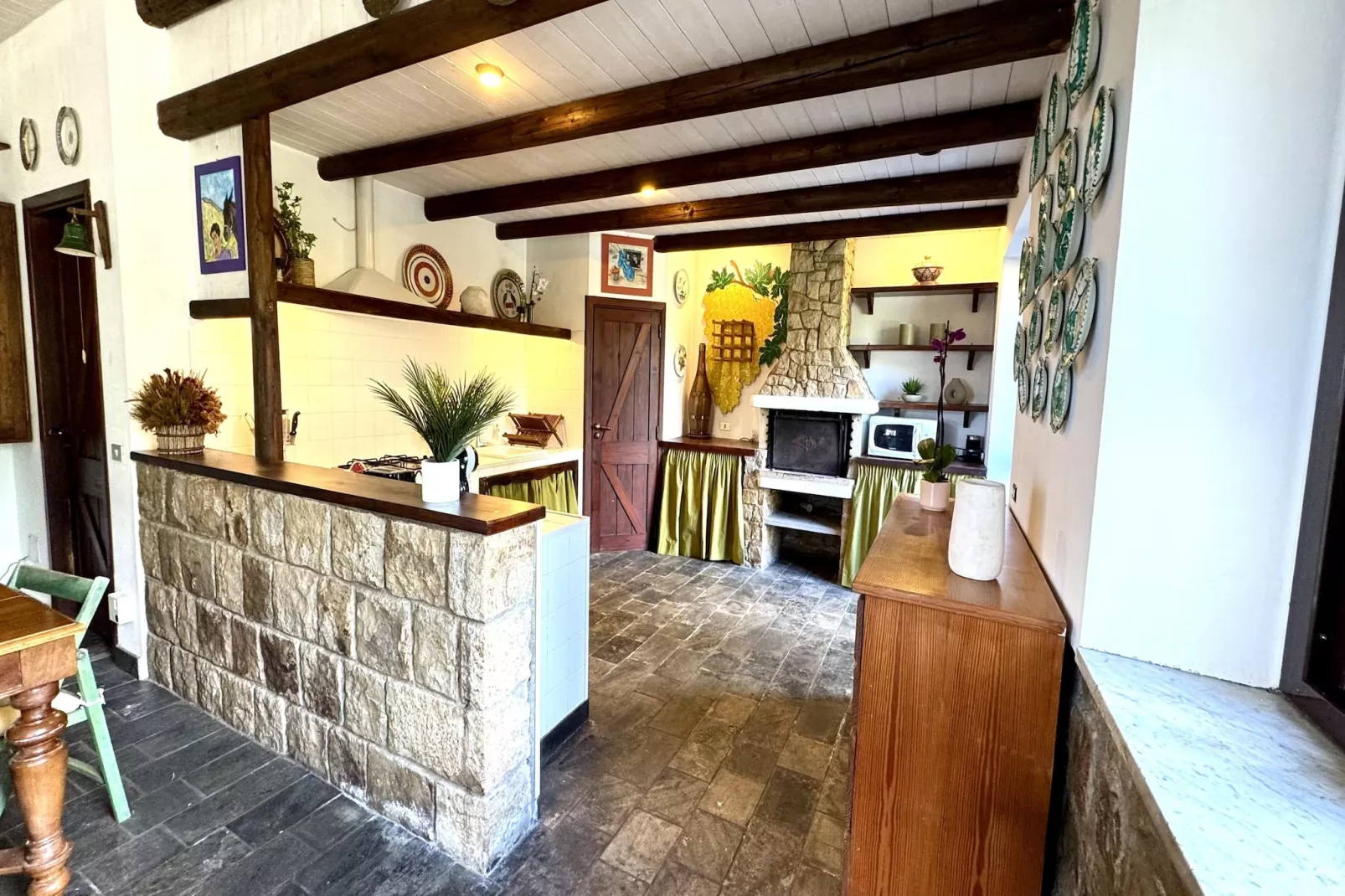 Villa Castelbuono-Kitchen