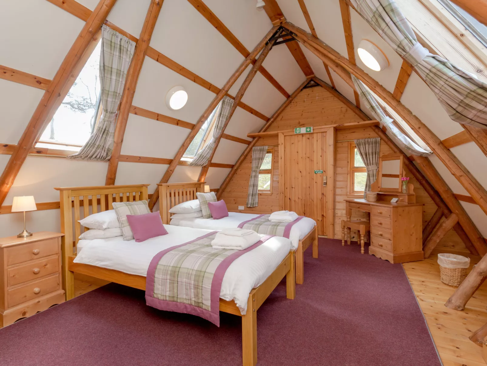 Rabbie Burns Lodge-Dedans