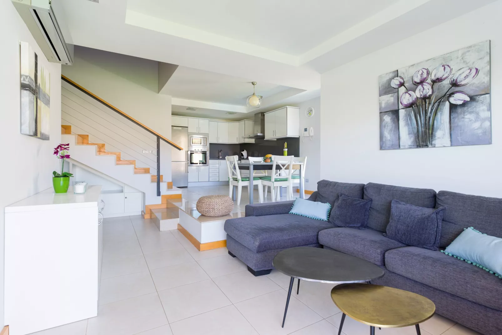 VISTA GOLF 30-Living room