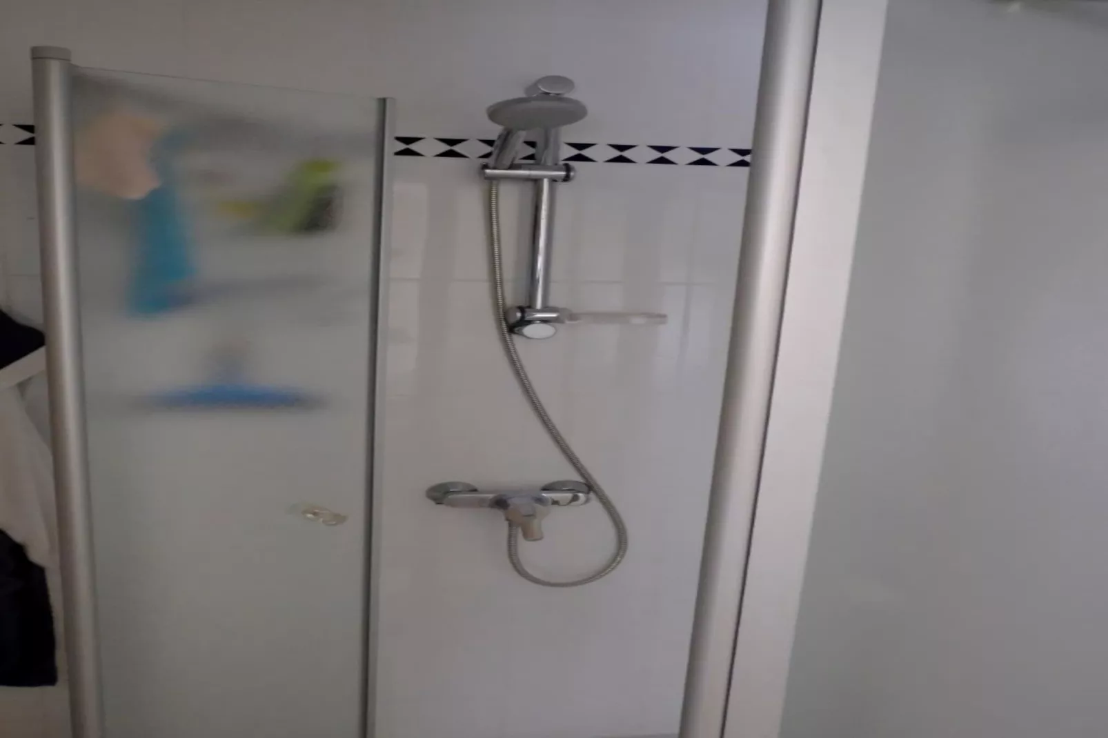 Residence EEUWFEESTLAAN 13-Salle de bain