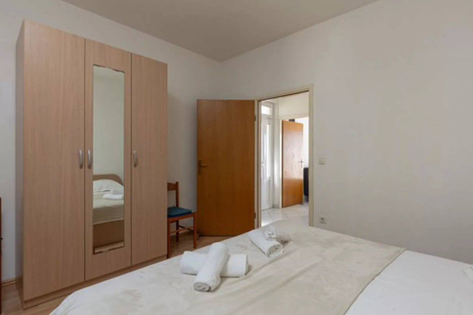 House Rašica - One Bedroom Apartment with Terrace and Sea view (3)-Bedroom