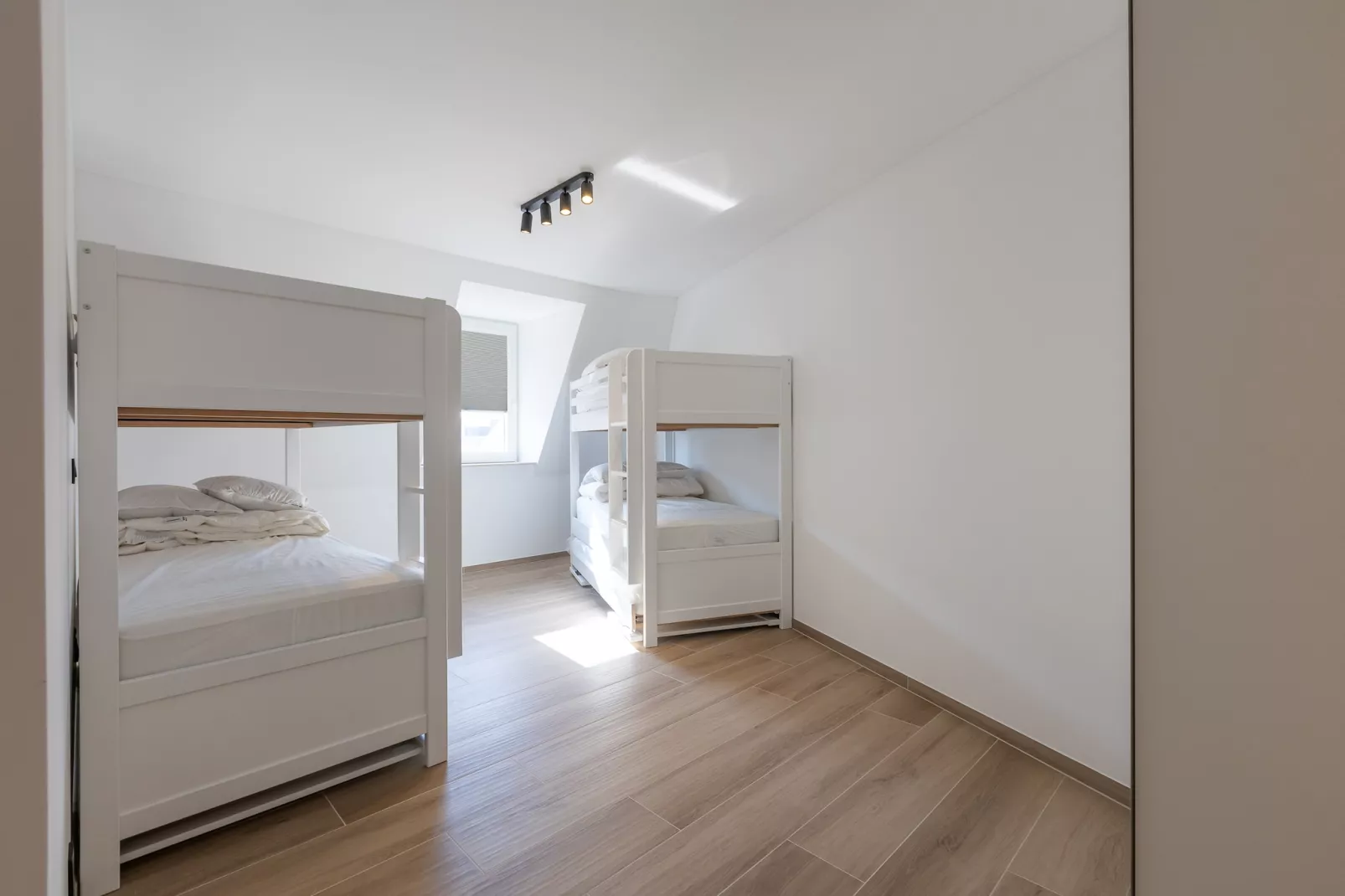 Green Lane The Sun  0401-Chambre