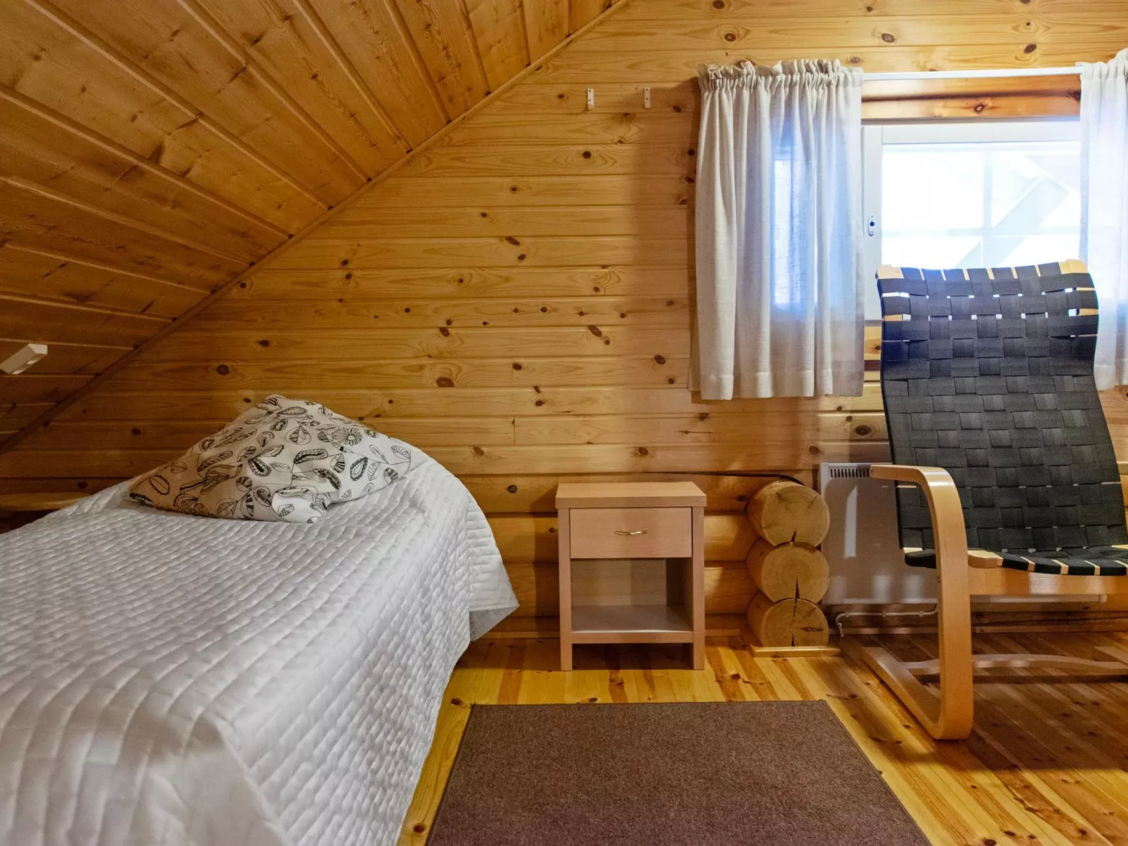 Kilpolan orvokki, pauliina ja karoliina-Inside