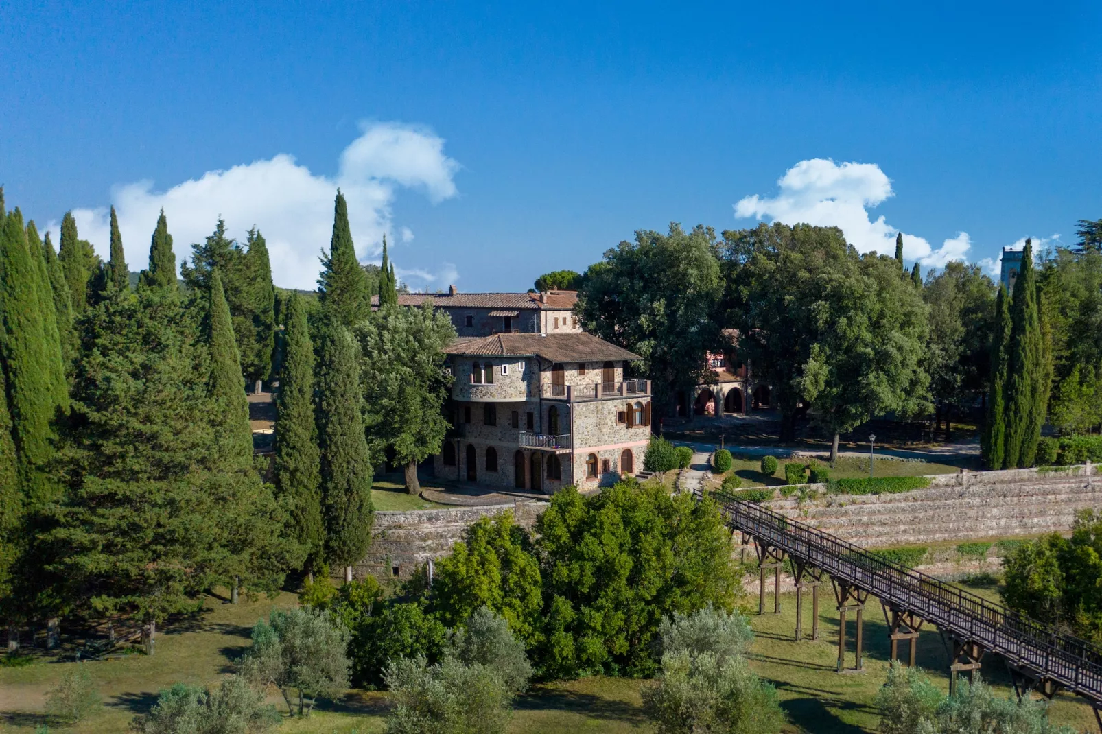 Pian Dei Mucini / APARTMENT TYPE A 3-Zi-App -Smart 40 qm-Exterior summer