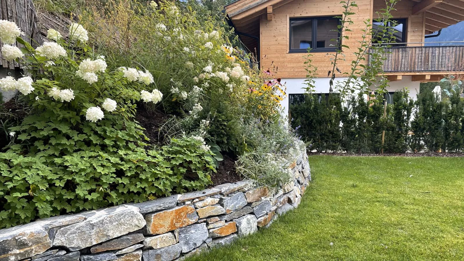 Werfenblick-Gardens summer