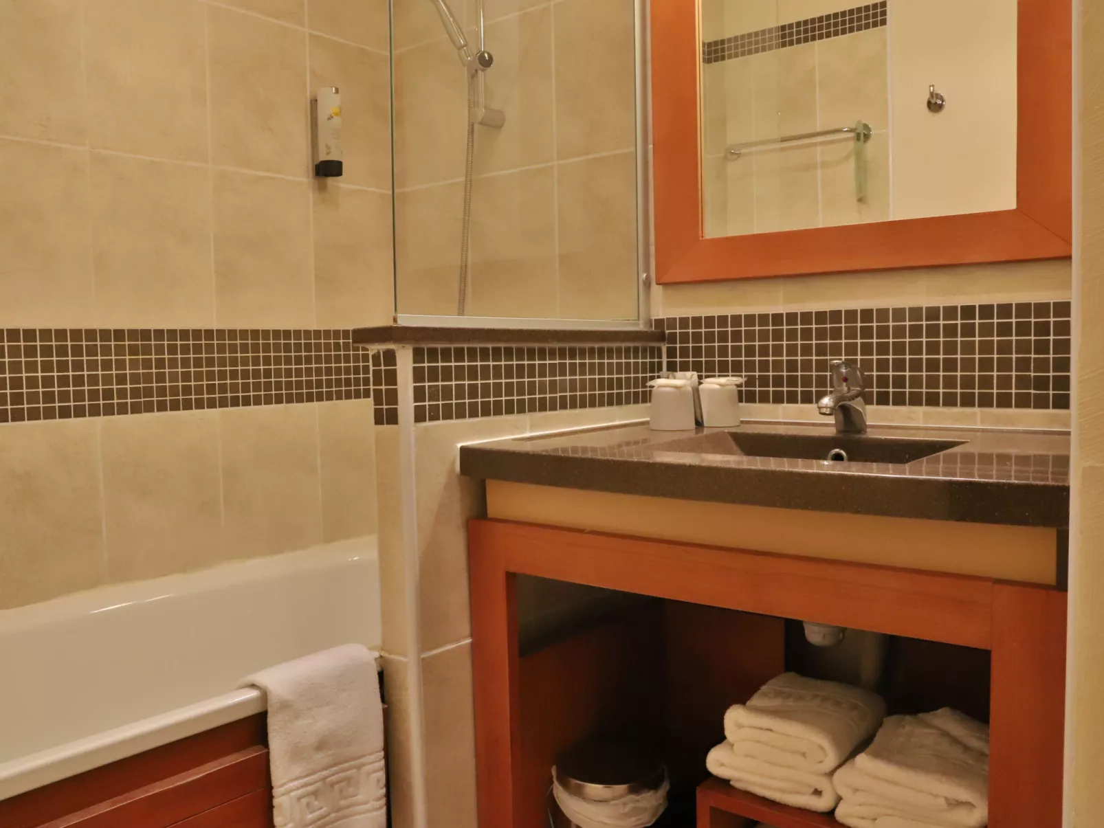 Le Vallon-Inside
