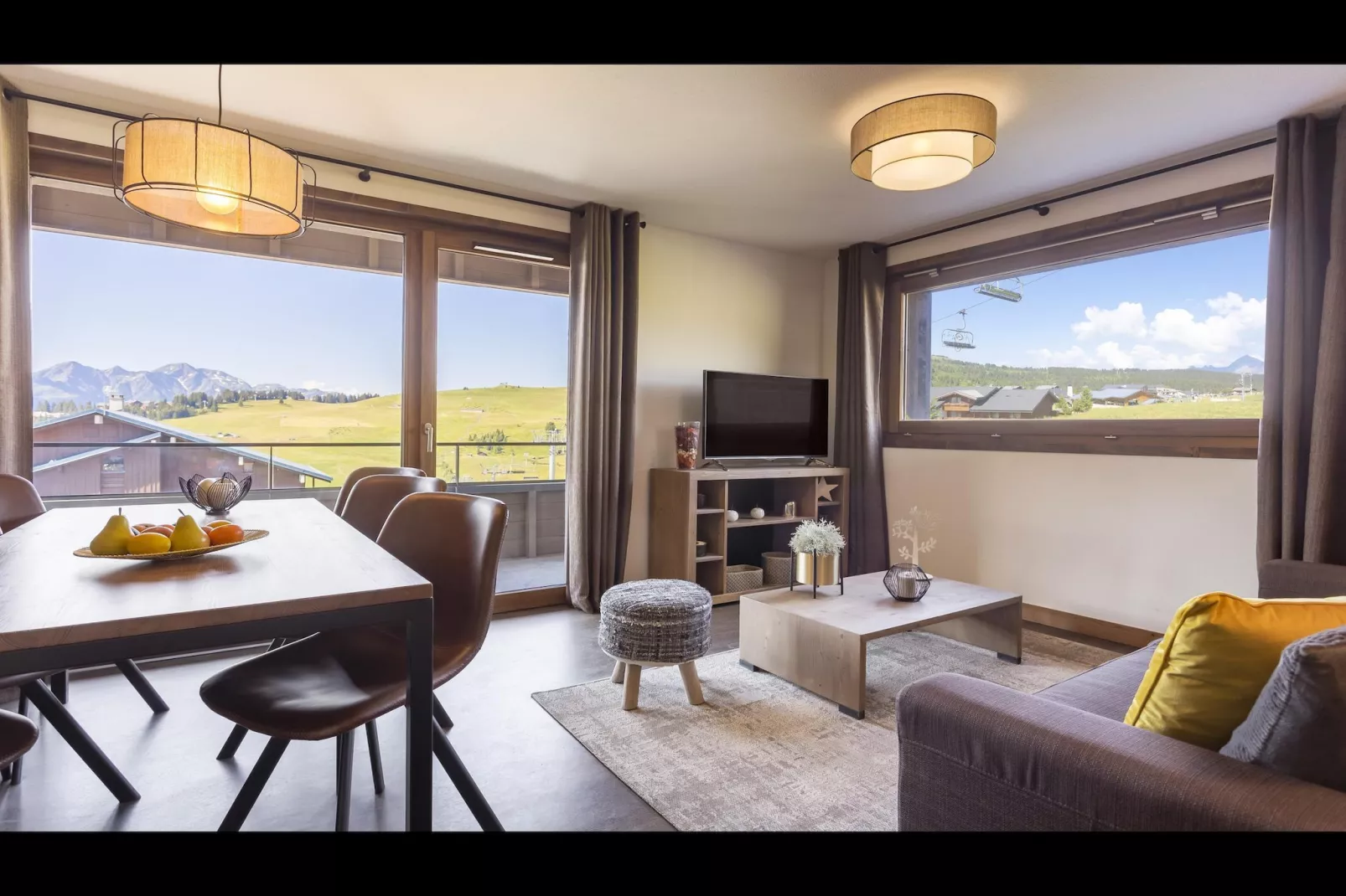 SAISIES-S10M-Living room