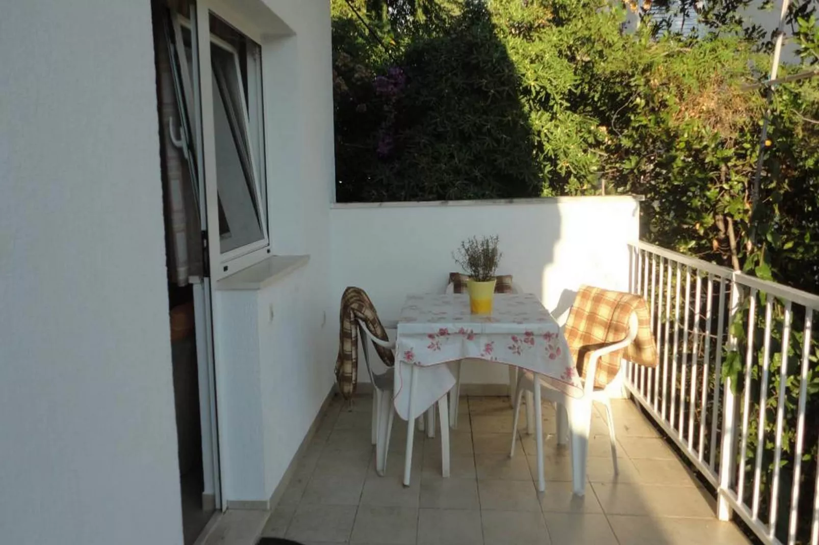 Apartments Elelu - One-Bedroom Apartment with Terrace-Terrasse