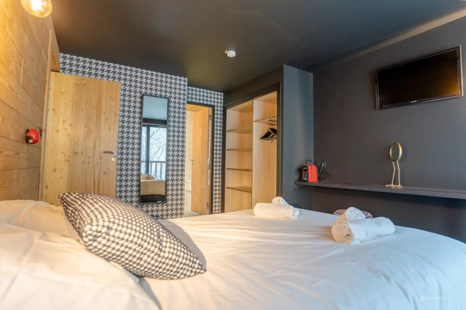 Le Cristal Lodge-RQ4S-Bedroom