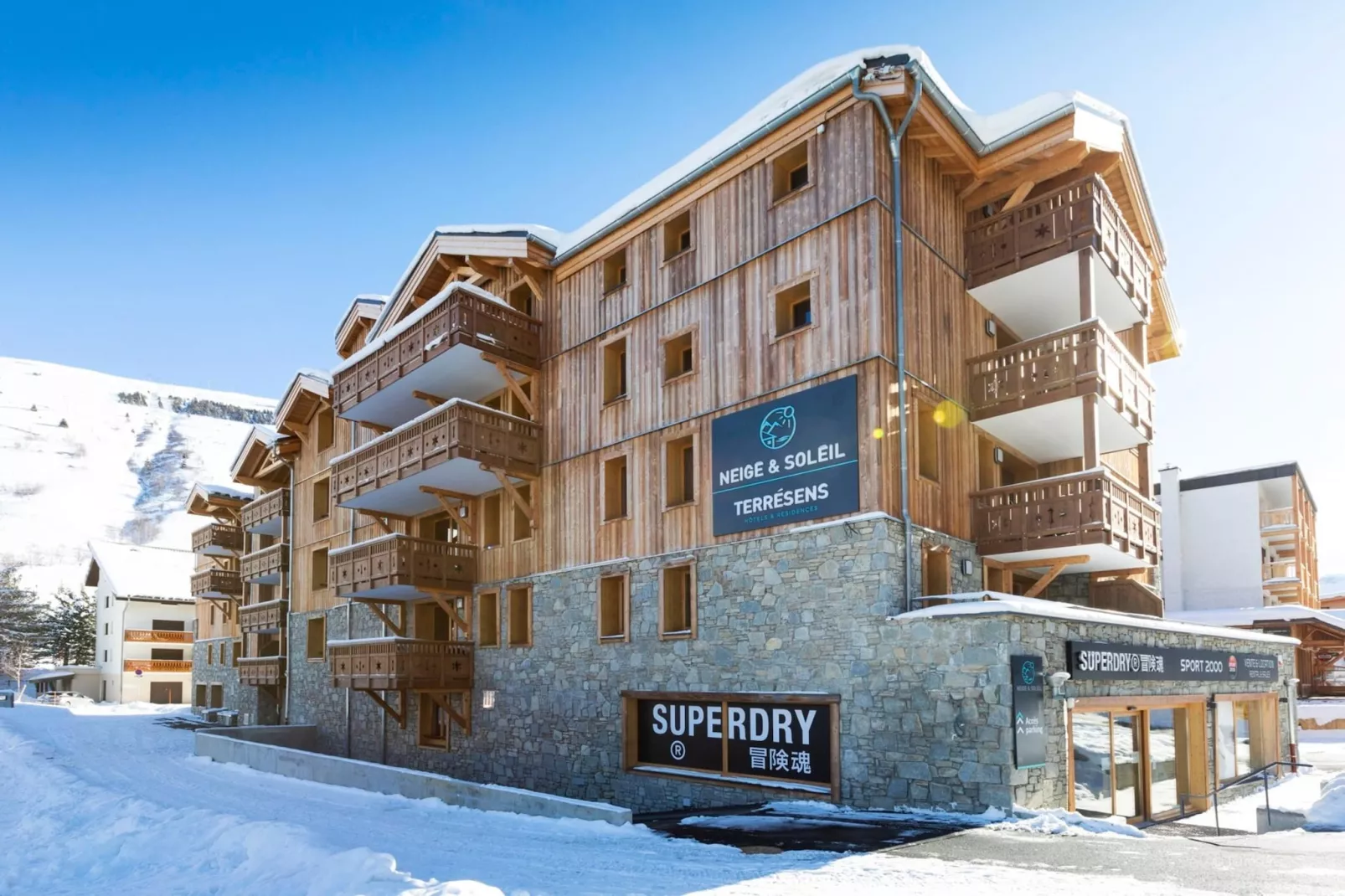 LES DEUX ALPES Neige et Soleil -A50S-Exterior winter