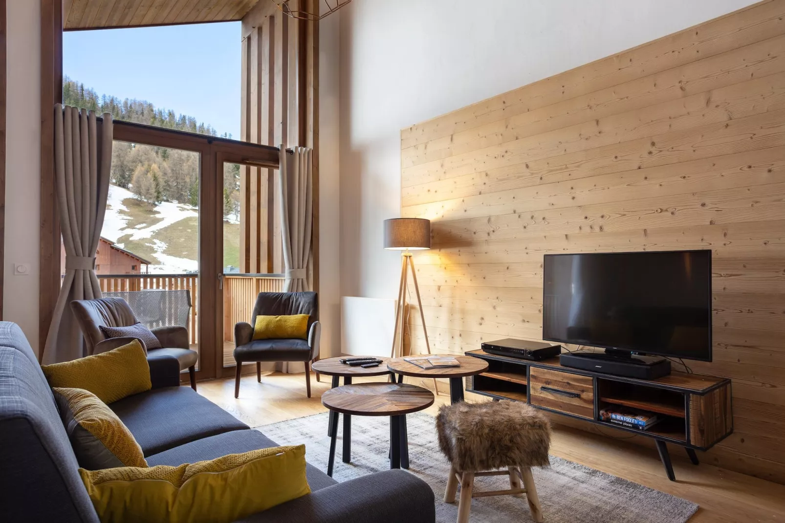 Le Diamant des Neiges-A48P-Living room