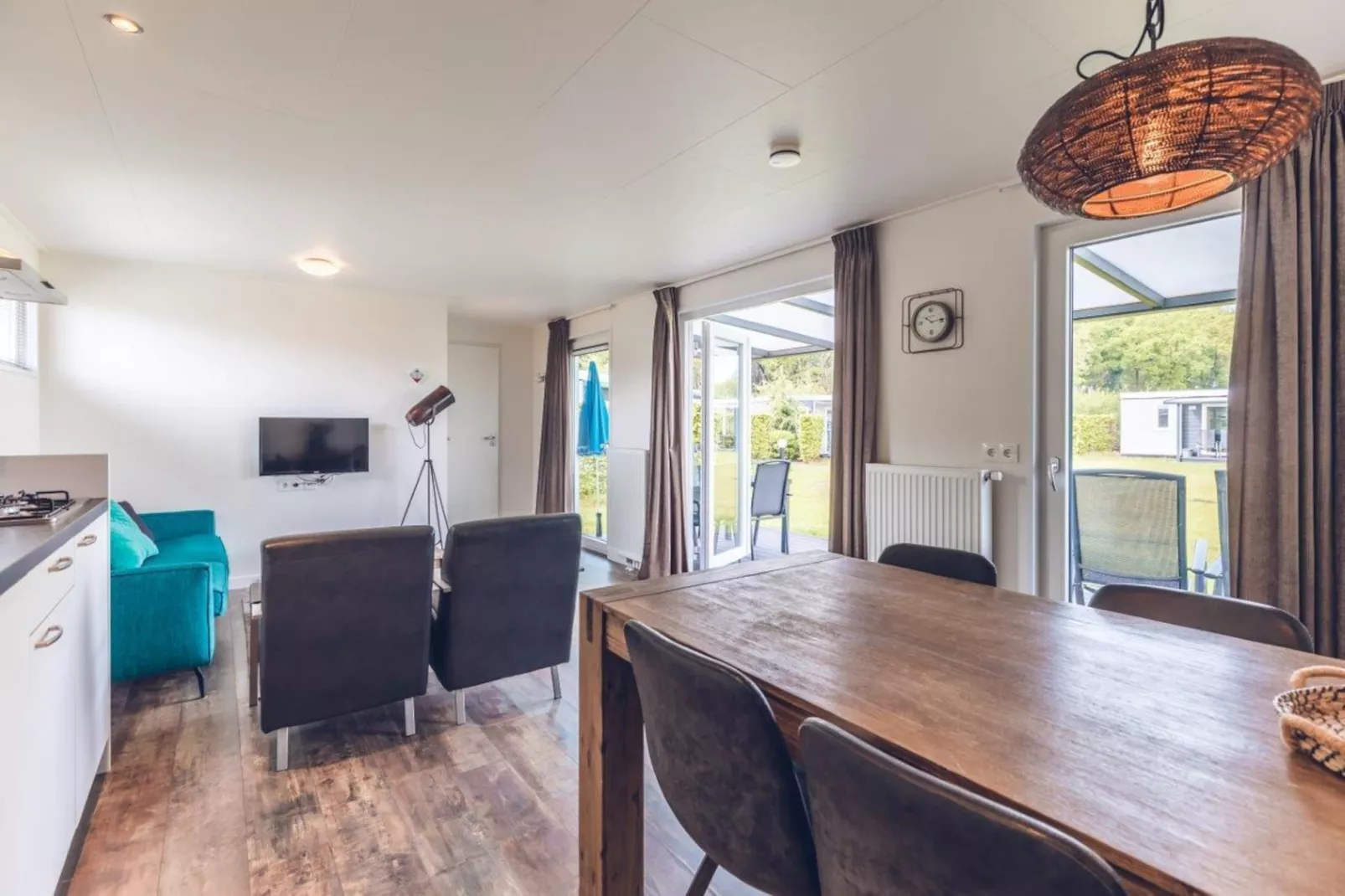 Forest Edge Chalet | 2 - 6 people-Dining room
