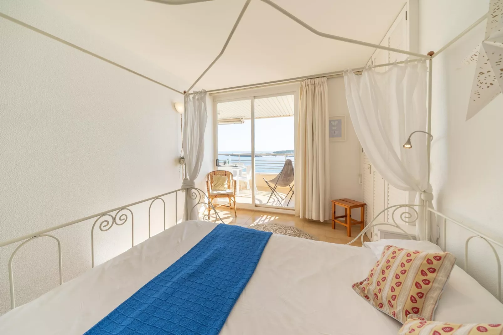 Georgina-Bedroom