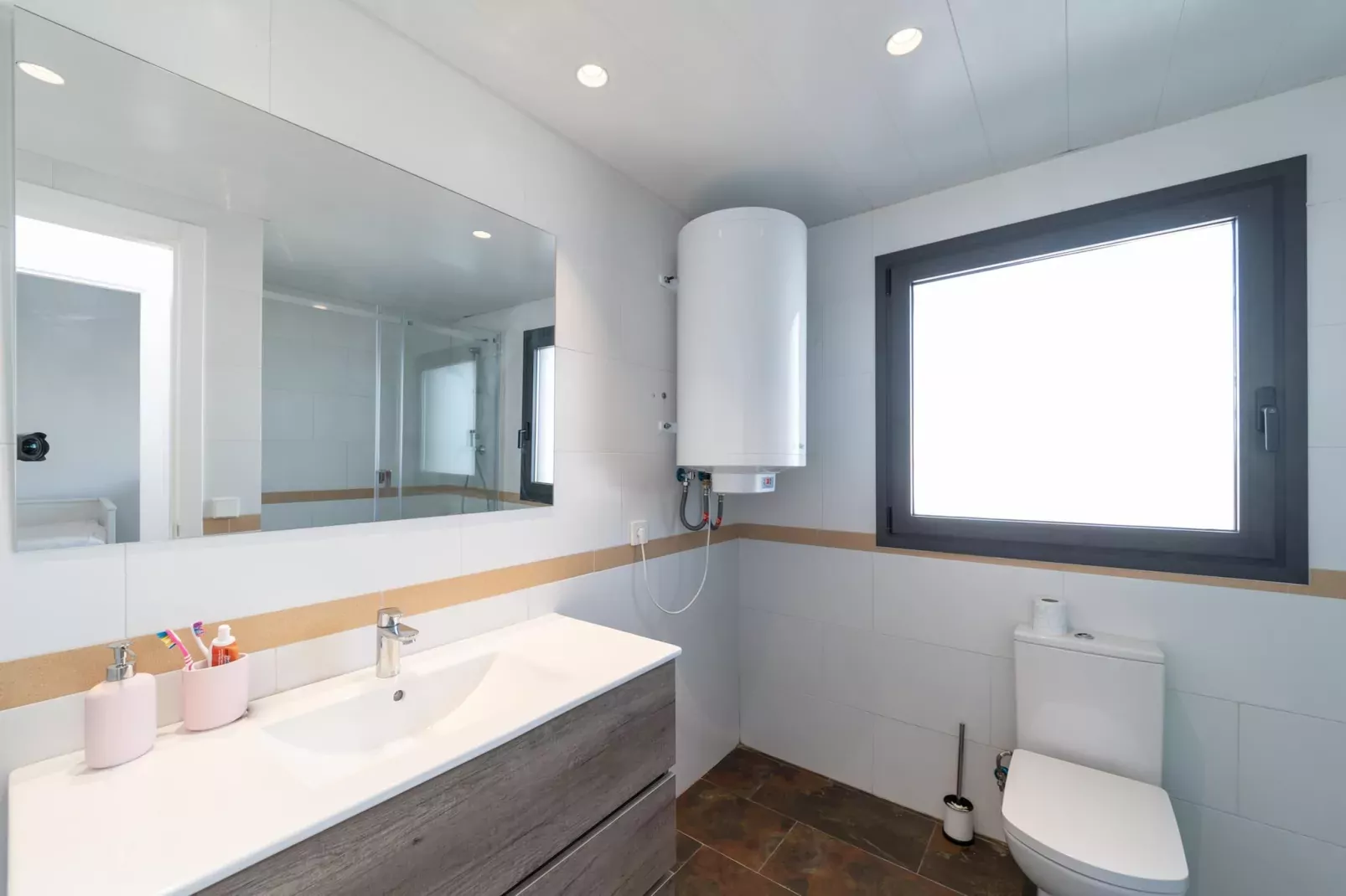Janet-Bathroom
