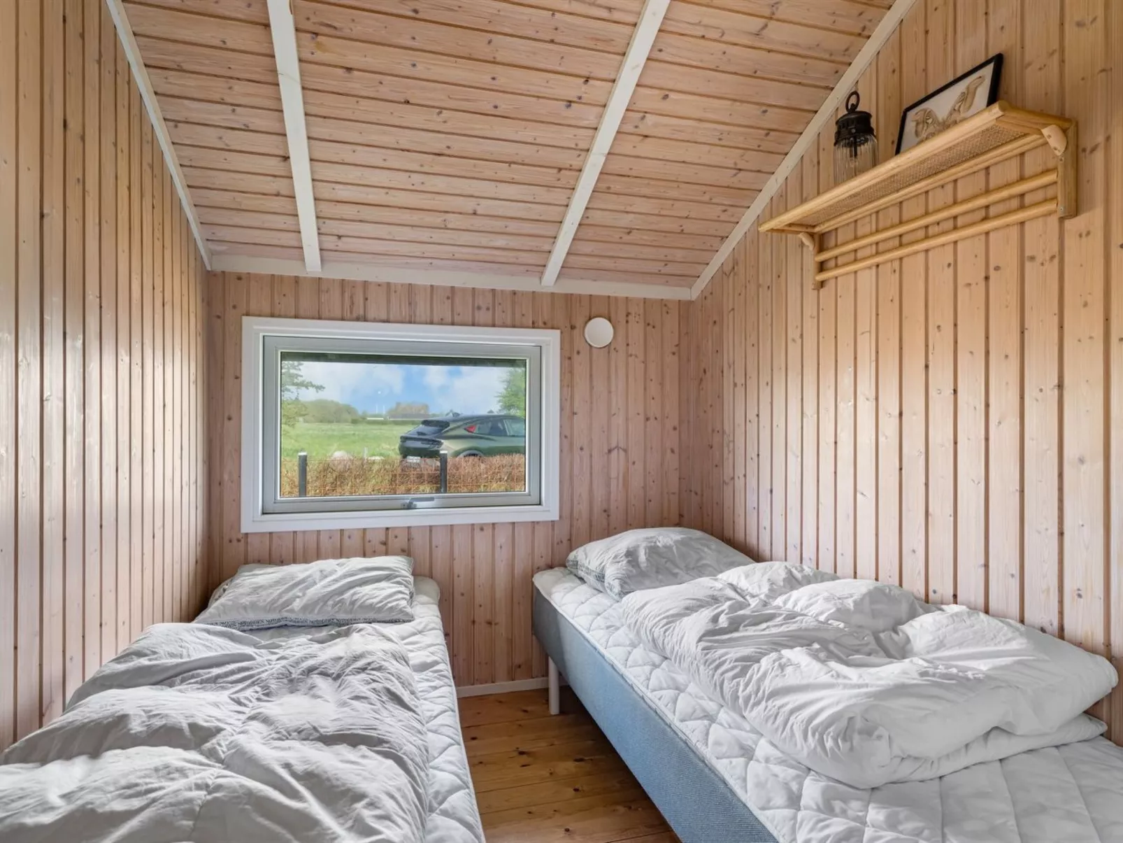 "Gitt" - 140m from the sea-Drinnen