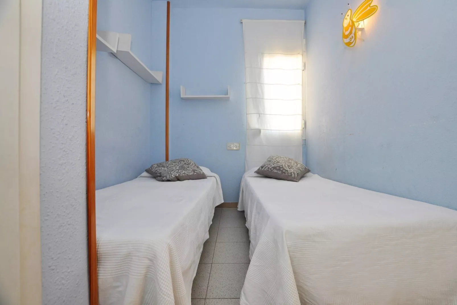 1049 MEDITERRANI vista Piscina-Schlafzimmer
