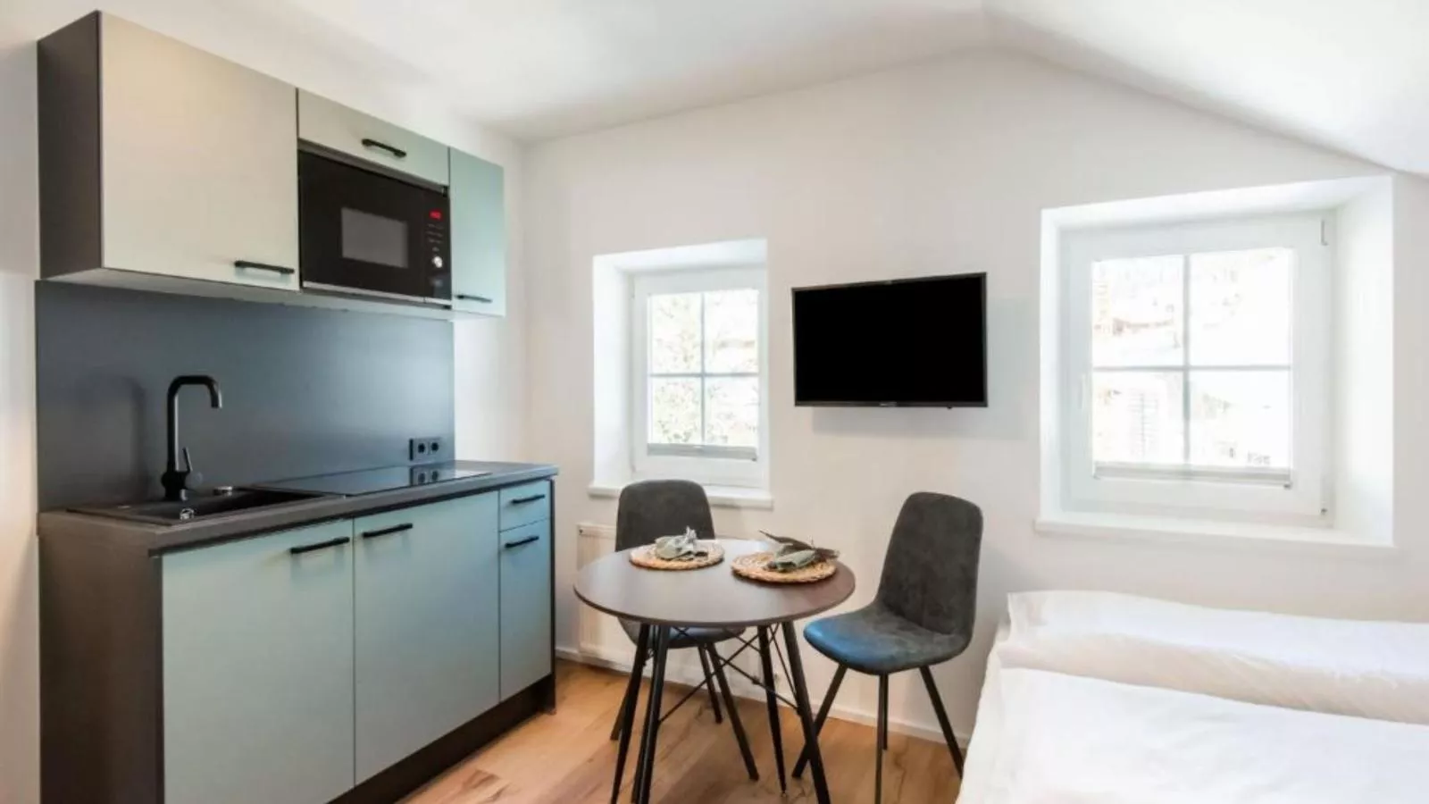Leni Top 4-Kitchen