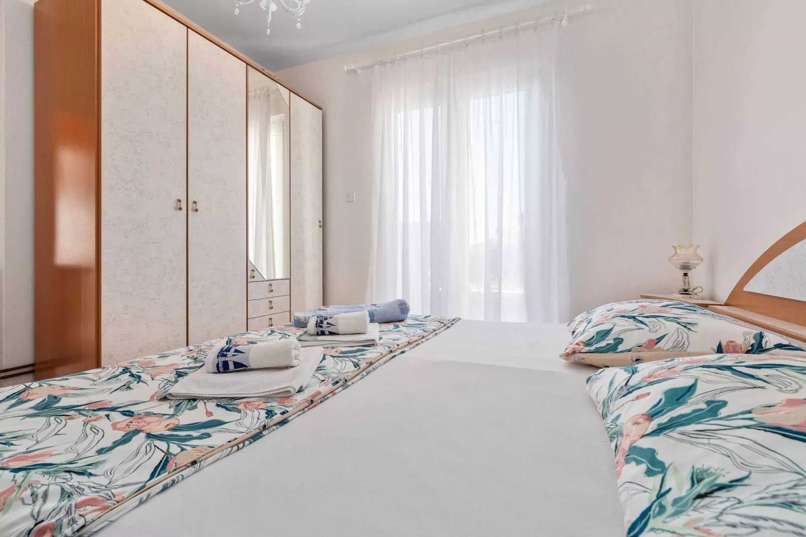 Apartments Barbarella - Two Bedroom Apartment A1-Chambre