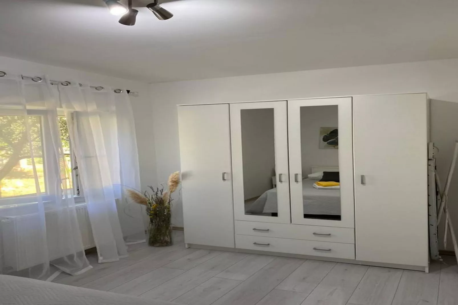 Apartment Ante-Bedroom