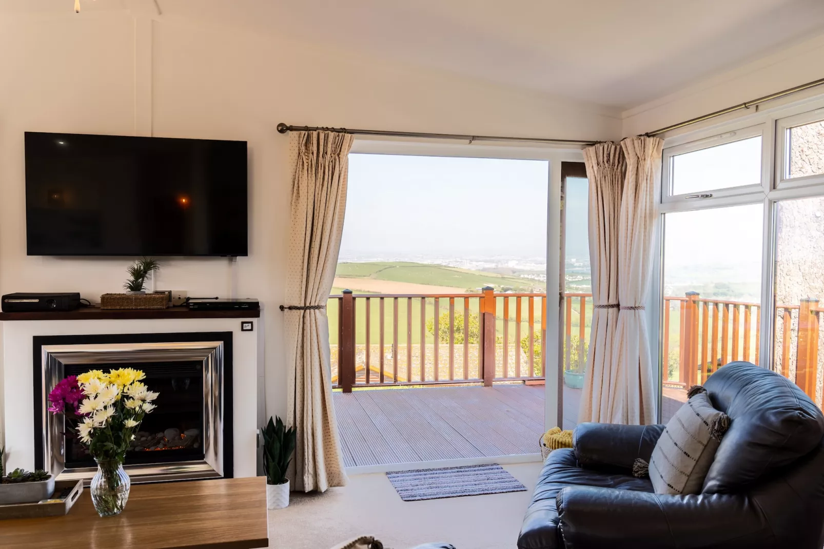 Serendipity Lodge-Living room