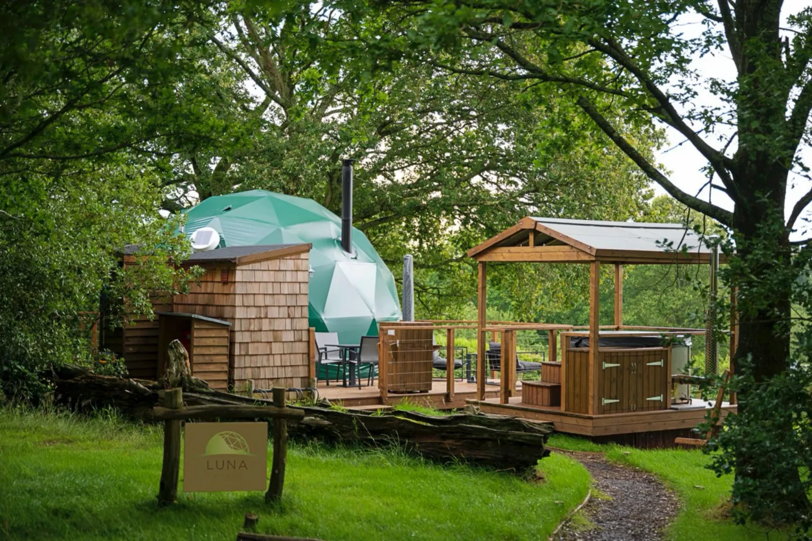 Knole Luxury Dome-Outdoor