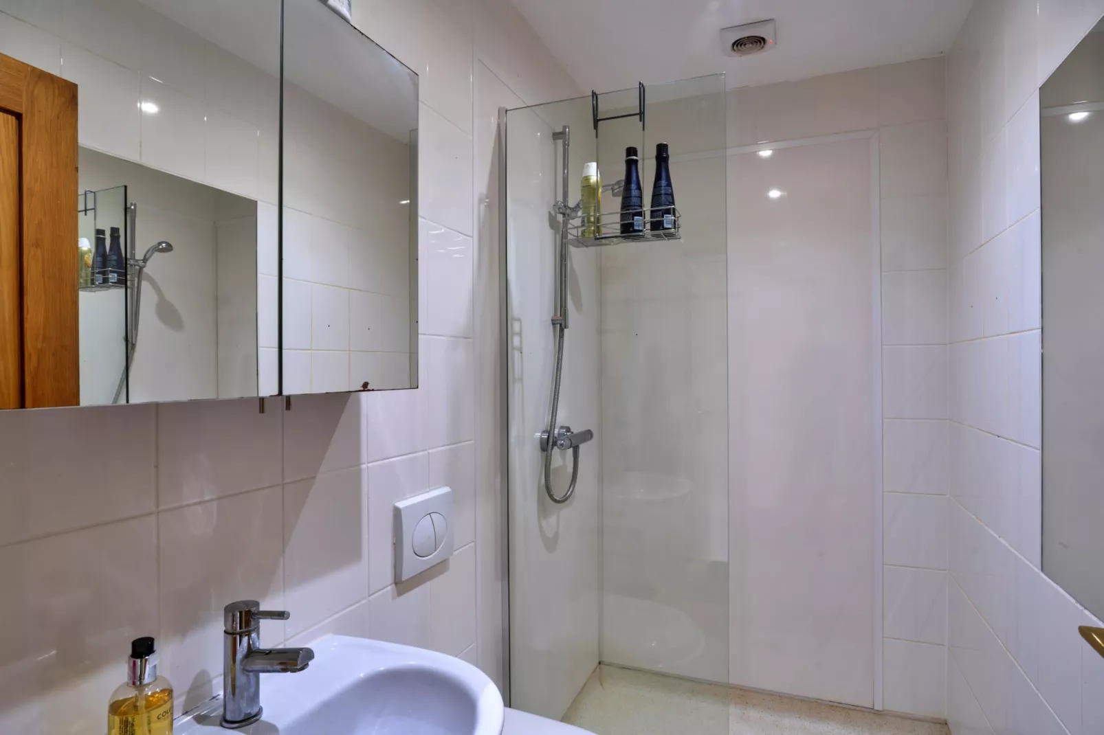 Skylarks-Bathroom