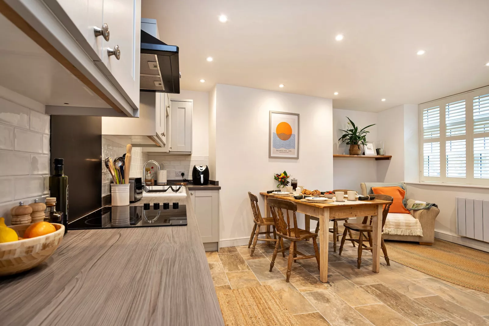 Courtyard Cottage-Kitchen