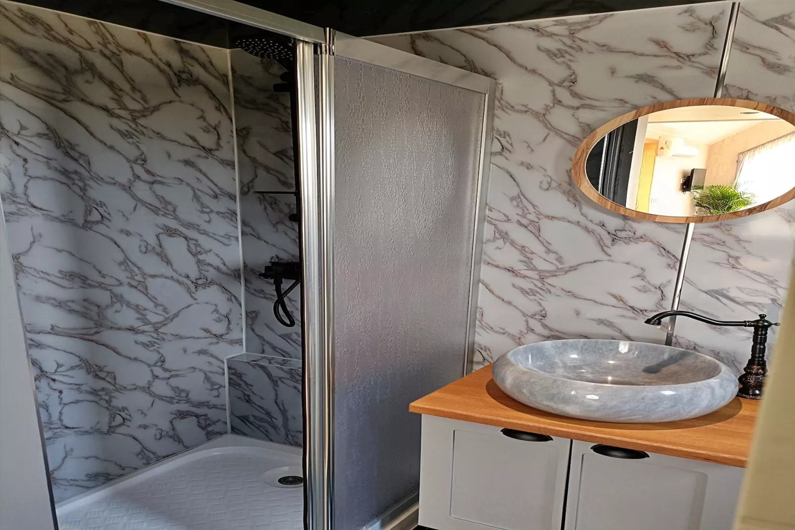 Little Dunley - The Tiny House-Bathroom