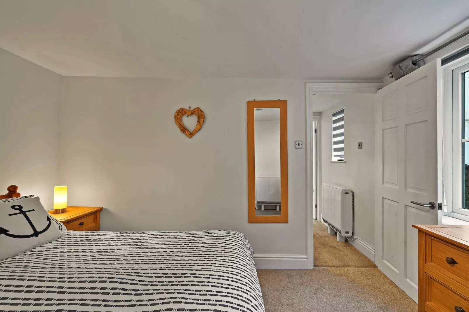 Porthole Cottage-Bedroom