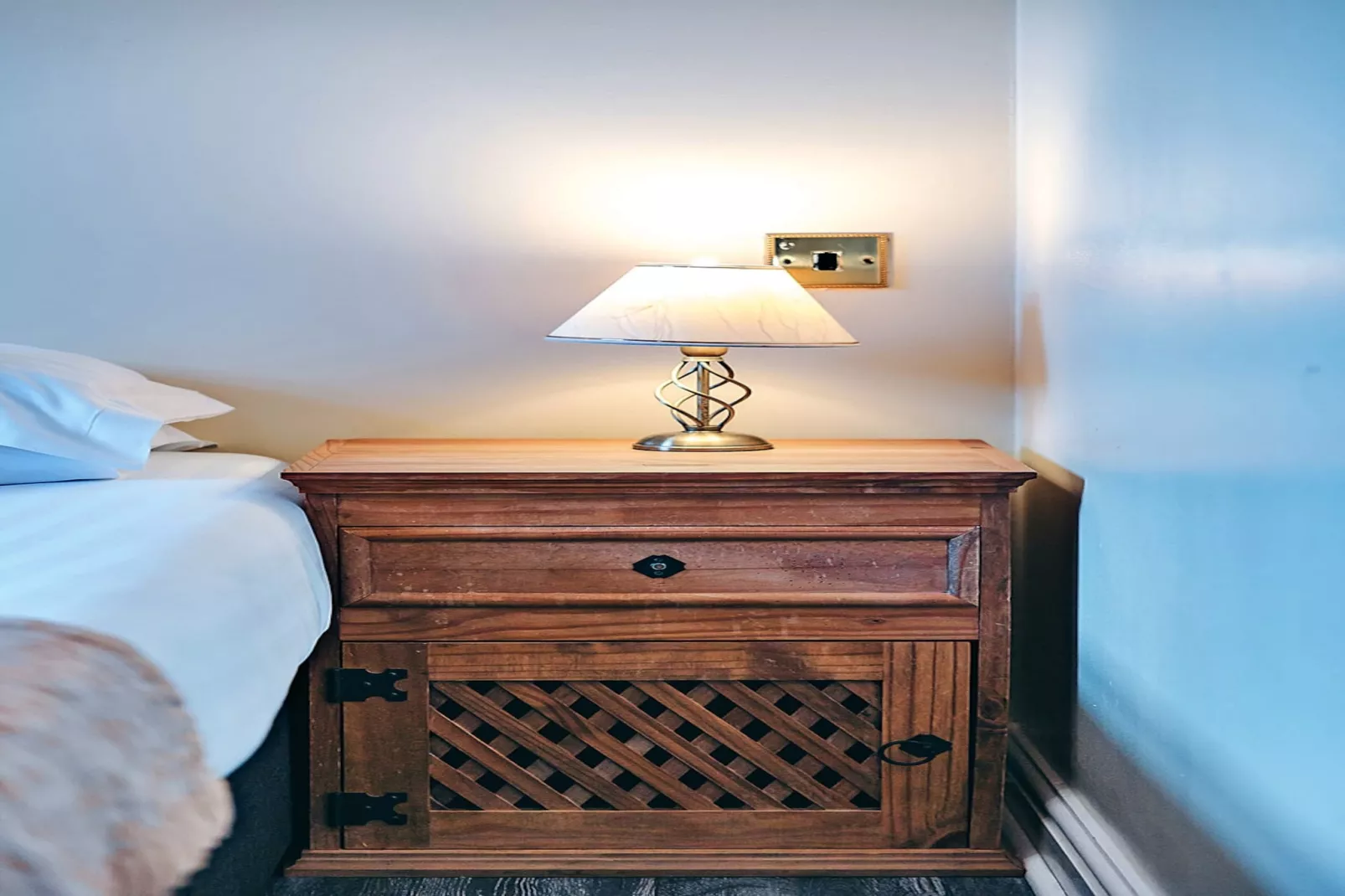 Netley Hall - Jasmine-Bedroom