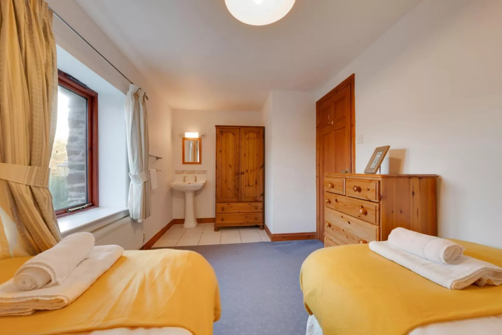 Cherry at Buckland Court-Bedroom