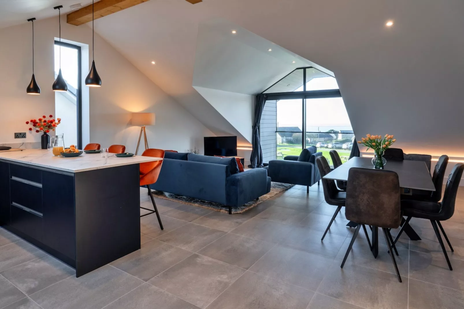 Lizard Point-Living room