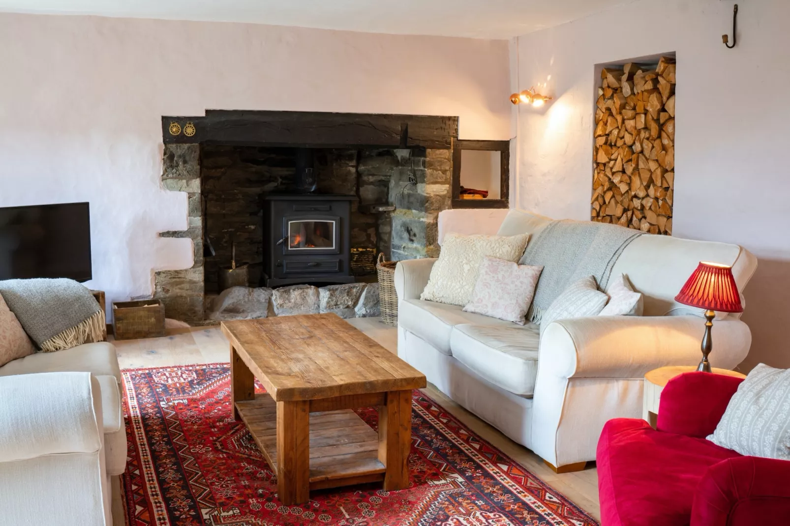 Lower Aylescott Farmhouse-Living room