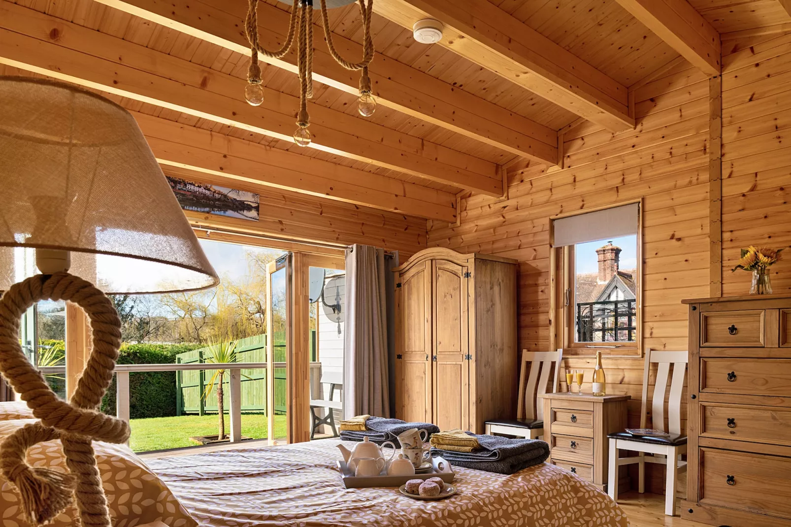 Garden Lodge-Bedroom
