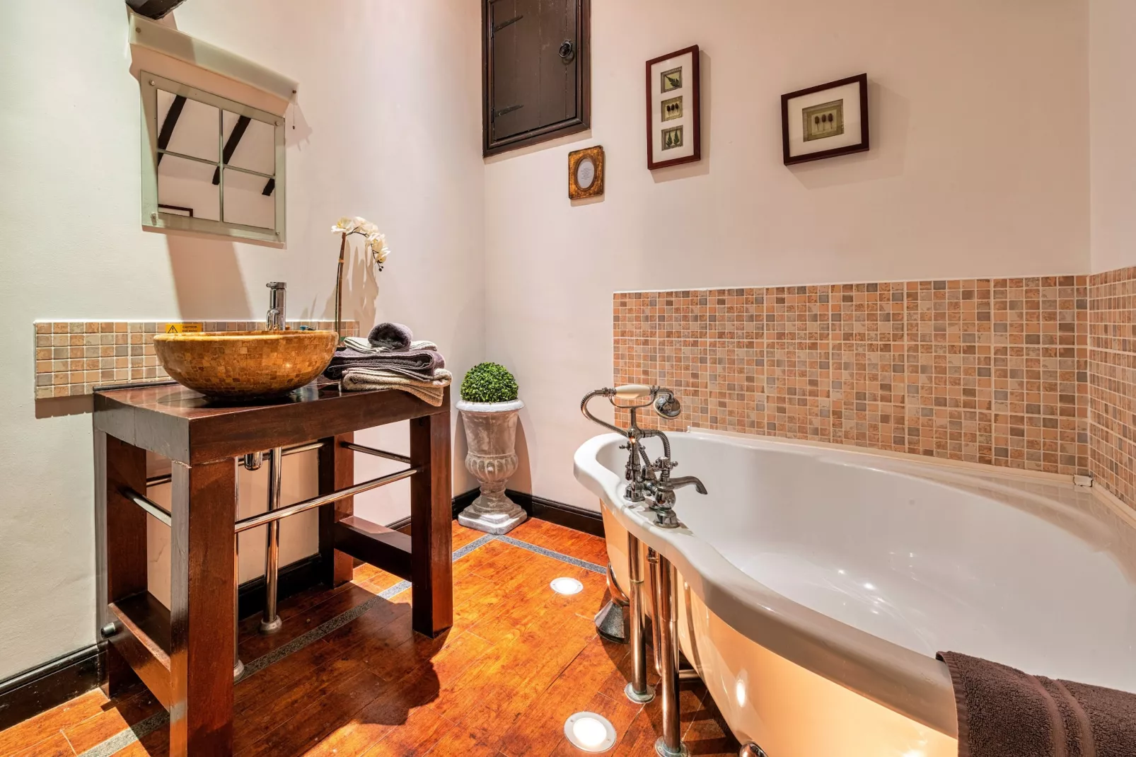 The Hayloft at Greystones-Bathroom
