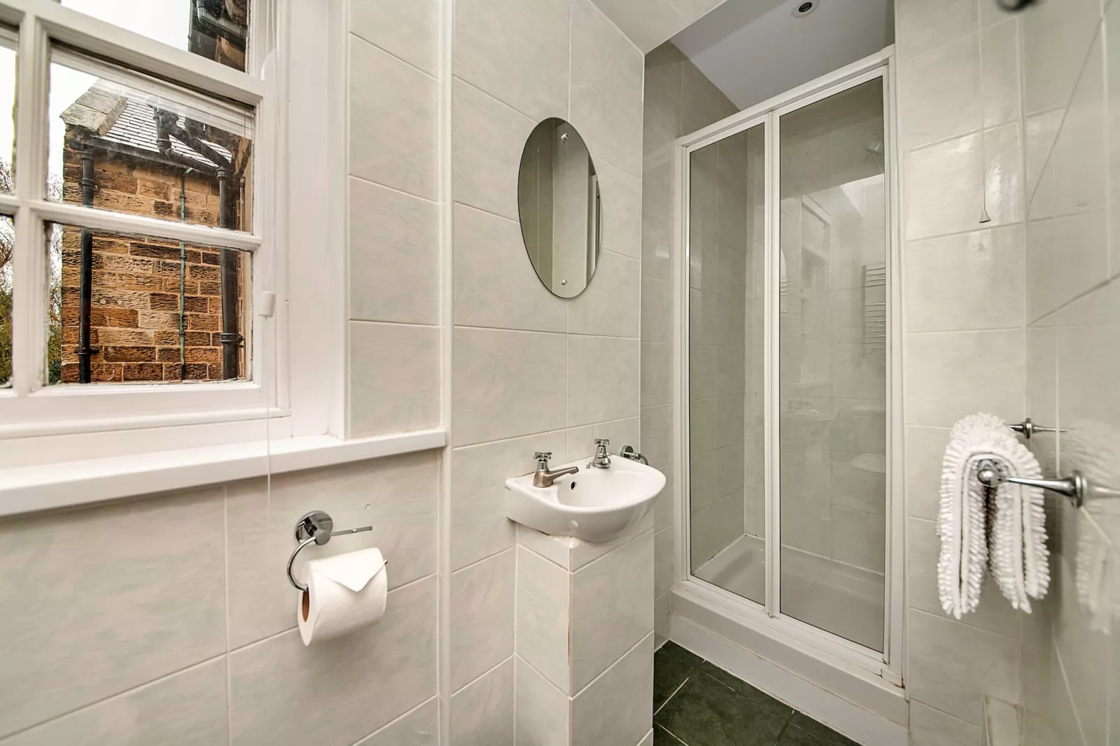 York Hall Apt-Bathroom