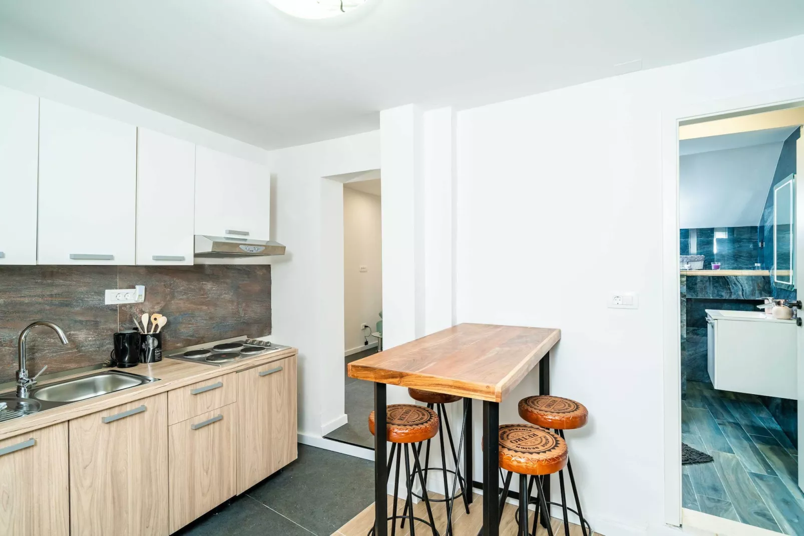 Apartments Dub - One-Bedroom Apartment  (no.4)-Kitchen