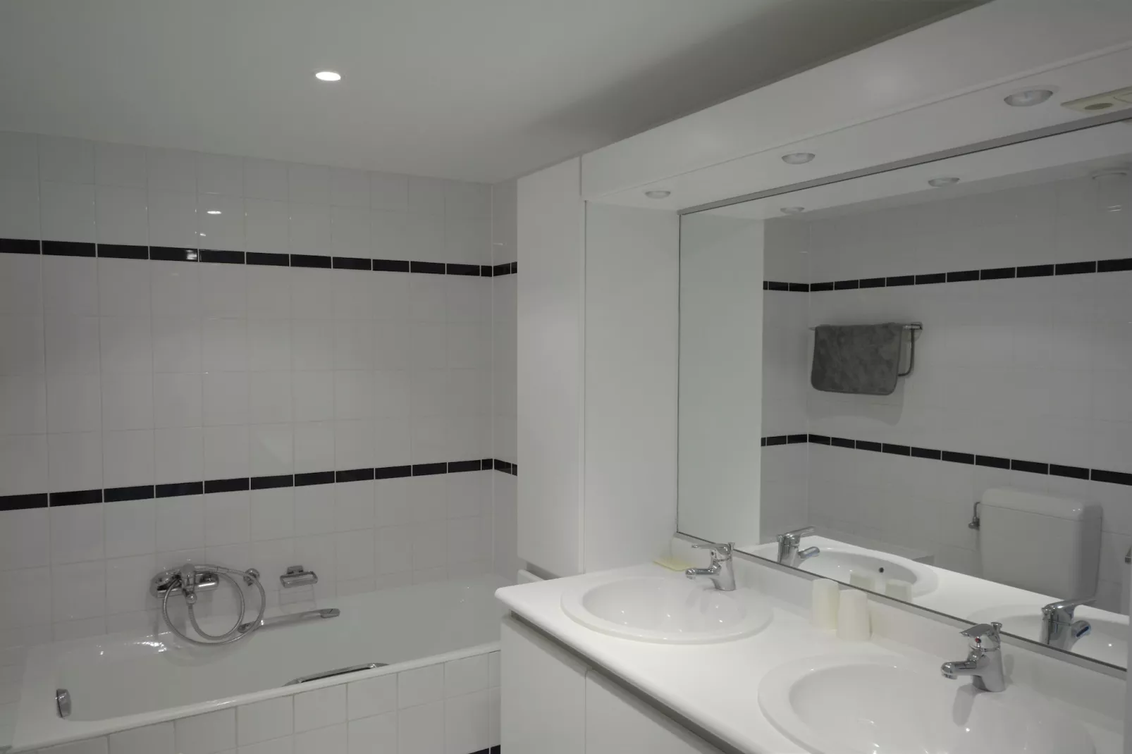 Visby 73-74-Bathroom