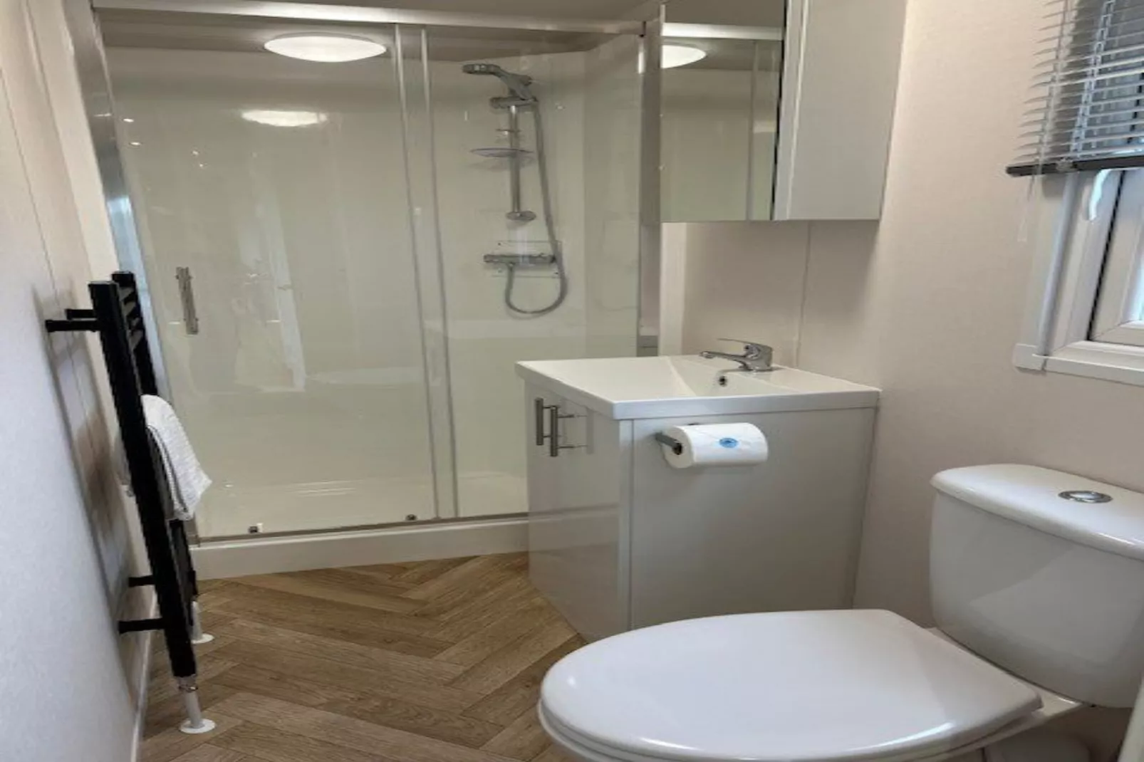 Tor Lodge-Bathroom
