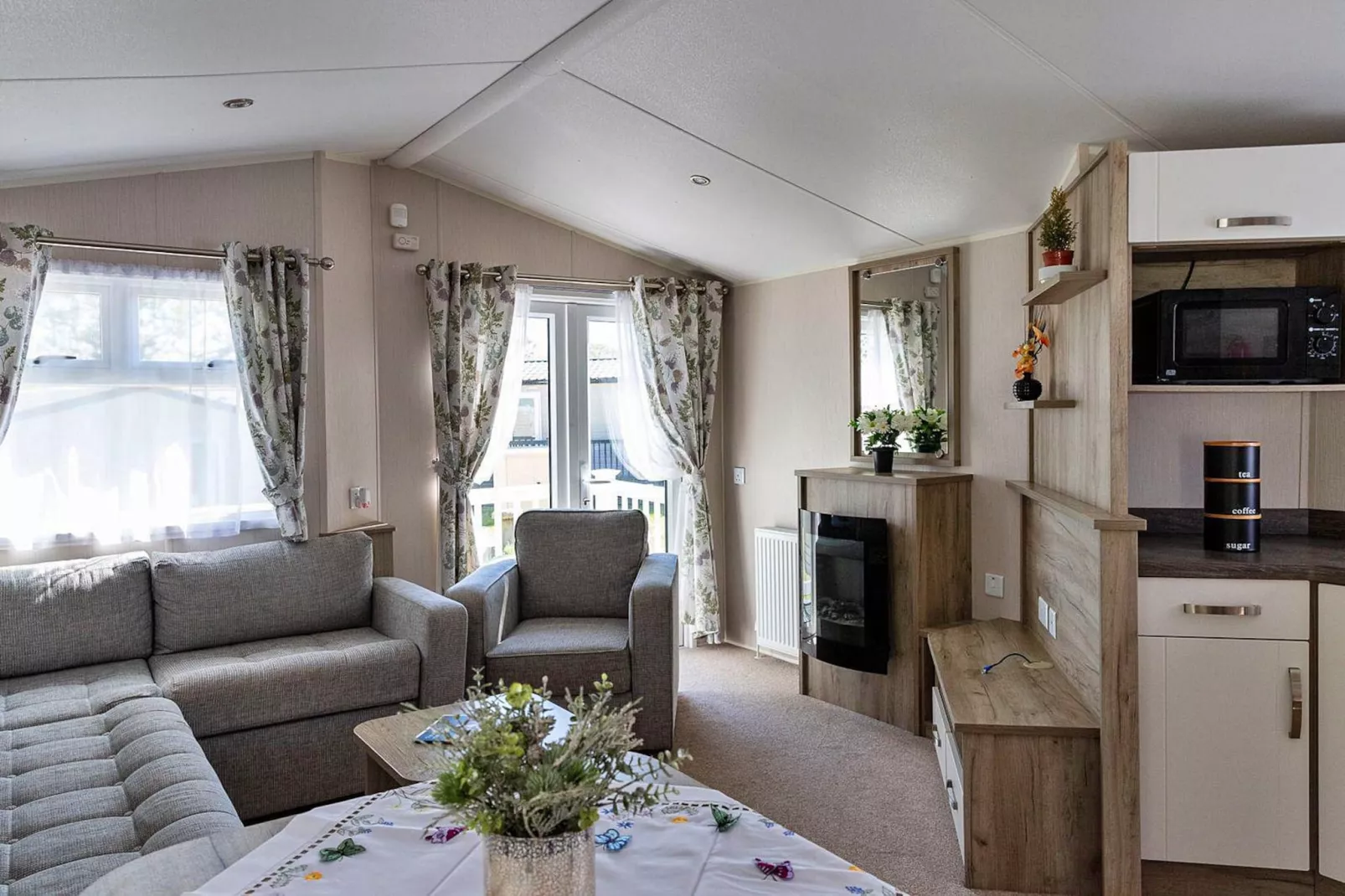 Beachlands-Living room